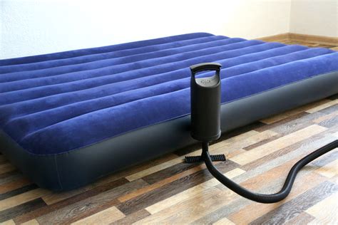 how to find a leak on an air mattress|Quick and Easy Fixes for a Hole in Your Air Mattress